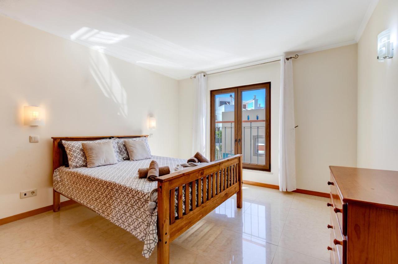 Two Bedroom Apartment With Rooftop Pool In アルヴォル エクステリア 写真