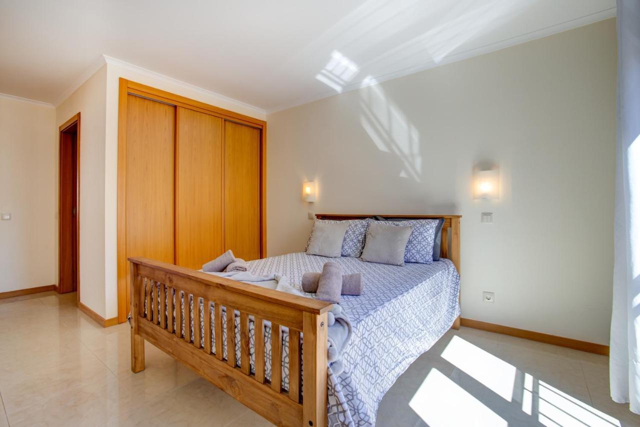 Two Bedroom Apartment With Rooftop Pool In アルヴォル エクステリア 写真