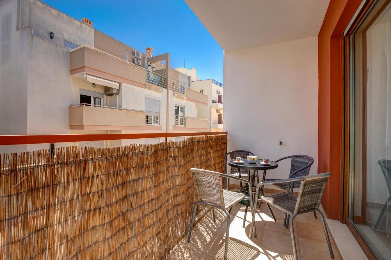 Two Bedroom Apartment With Rooftop Pool In アルヴォル エクステリア 写真